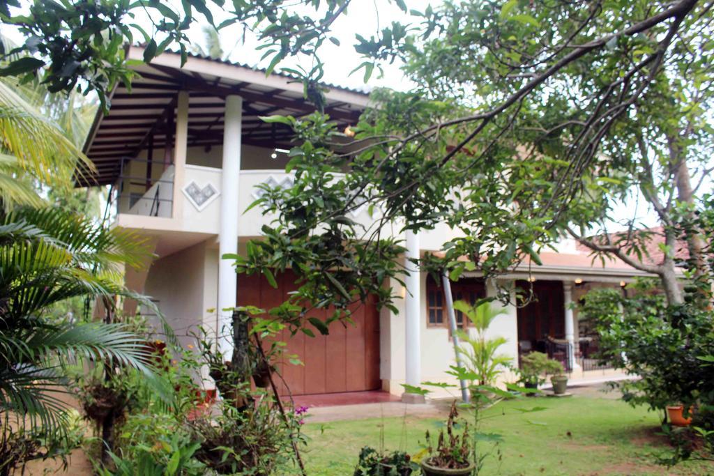Anura Home Stay Kalutara Bagian luar foto